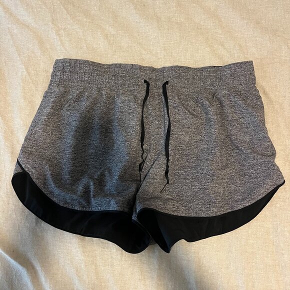 Lululemon Choose a Side Short - Picture 1 of 4